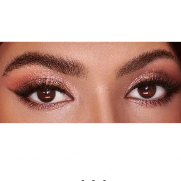 Charlotte Tilbury Exagger-Eyes Bigger Brighter Luxury Eyeshadow Palette - Picture 3 of 10